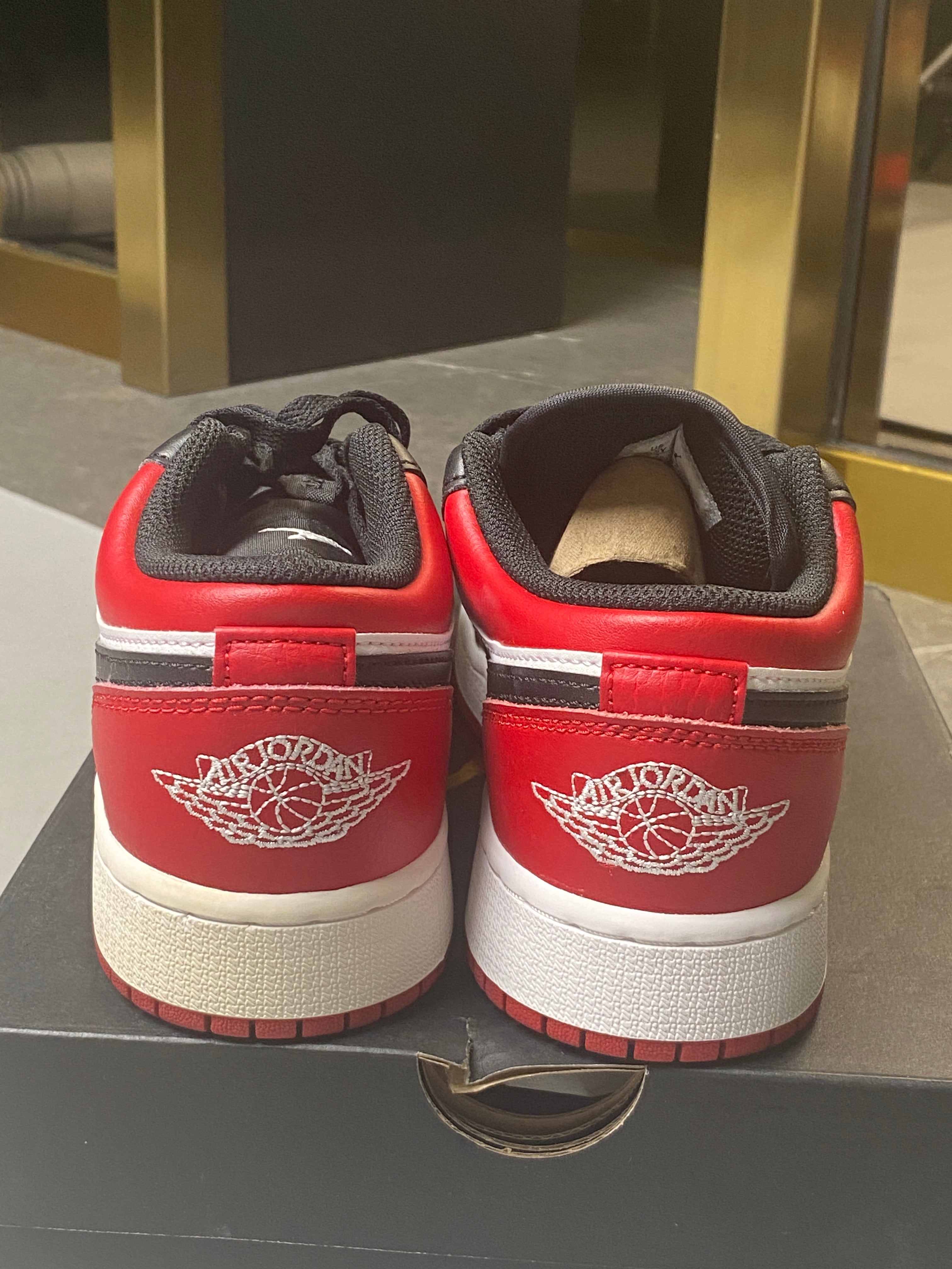 Air Jordan 1 Low Bred Toe (GS)
