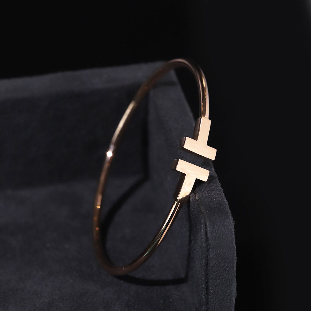 Tiffany T Wire Bracelet in Rose Gold 60010744