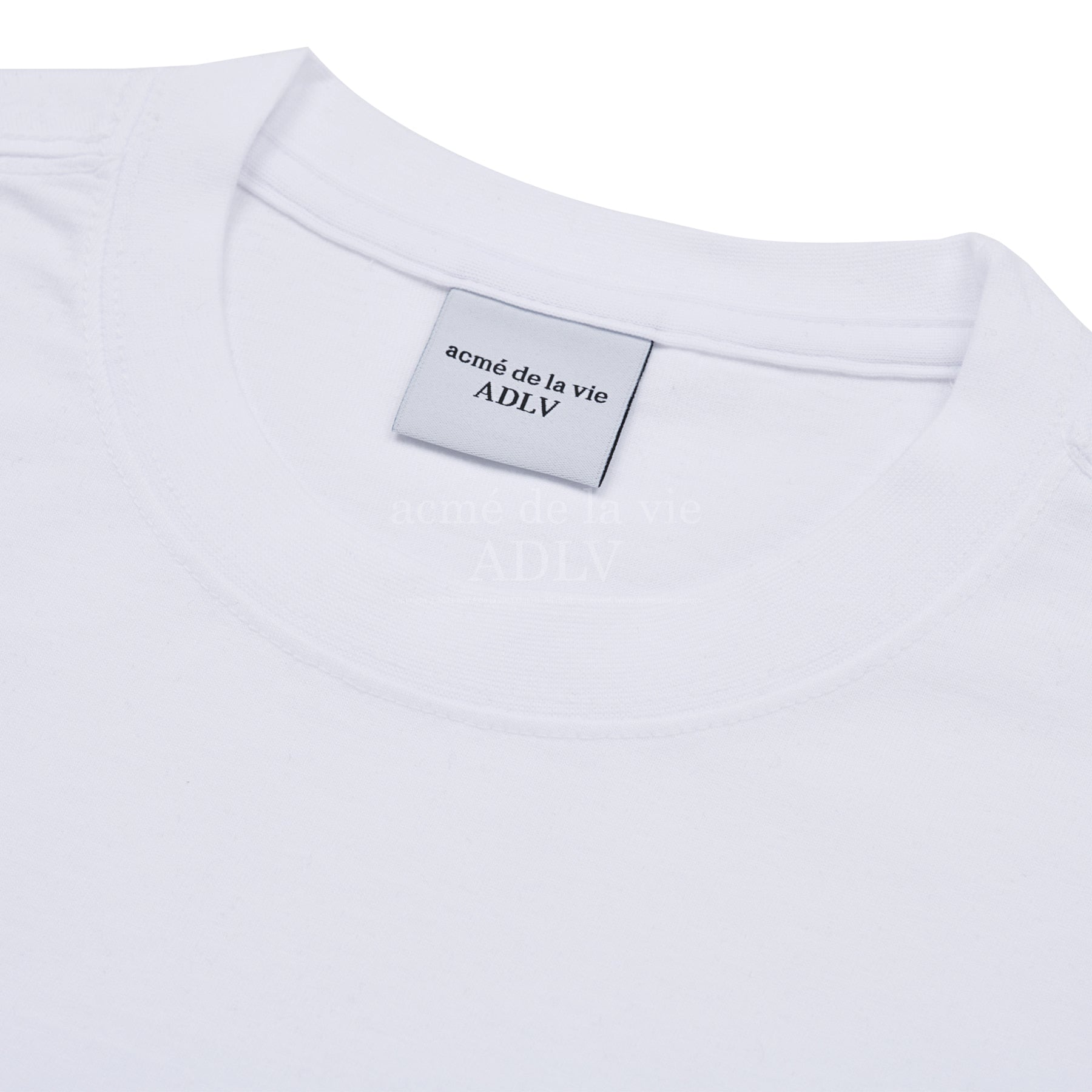 ADLV X LISA Circle Wappen Crop T-shirt