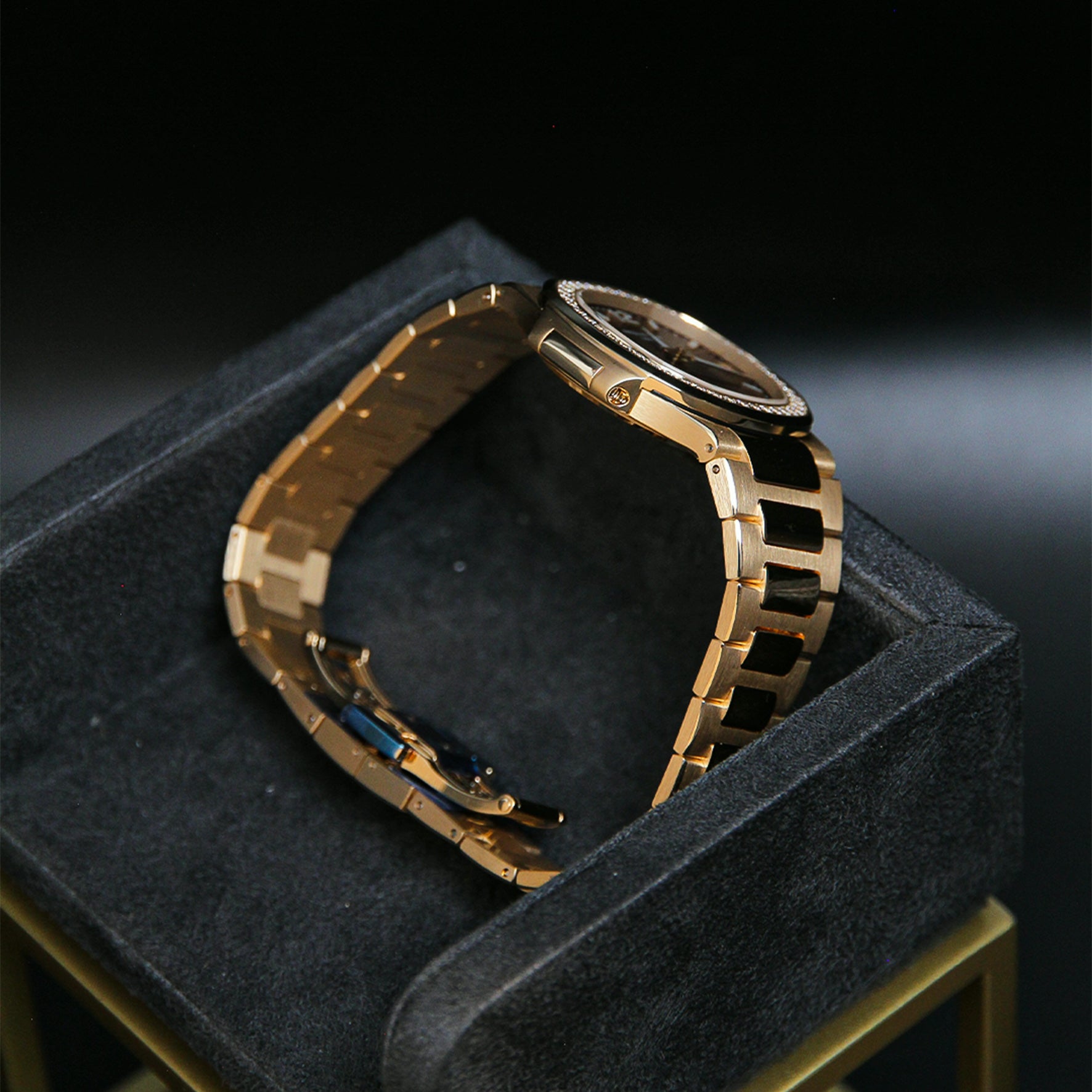 Patek Philippe Nautilus 32 Ladies RG Lacquered Purple Dial Diamond Bezel 7010/1R-013