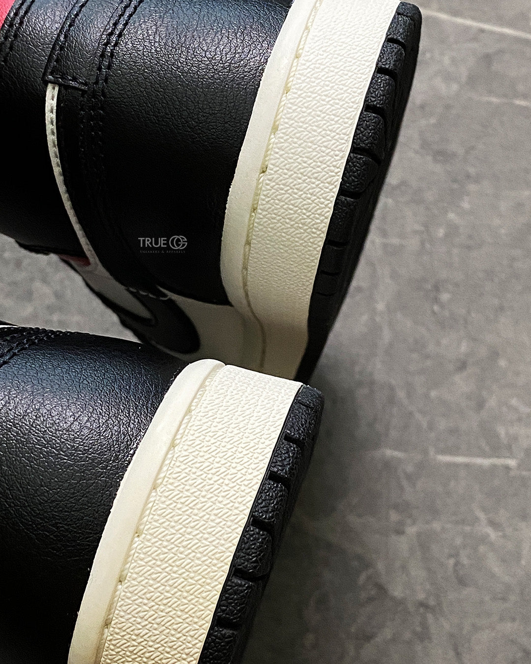 Air Jordan 1 Mid Black Gym Red (W)