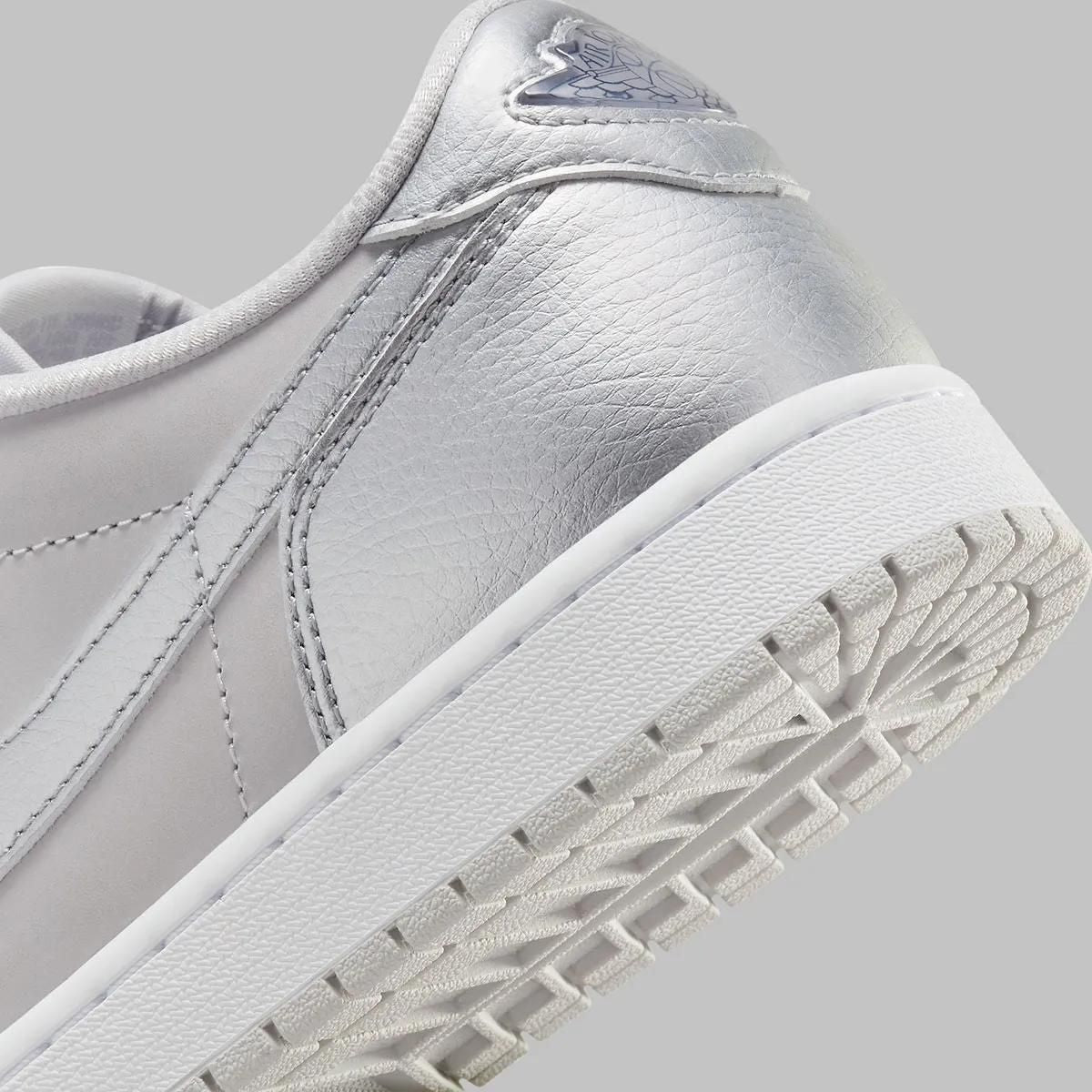 Air Jordan 1 Low OG Metallic Silver