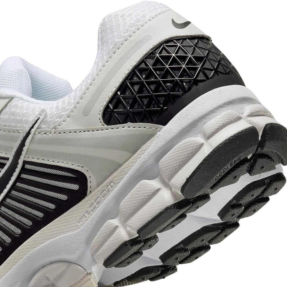 Nike Zoom Vomero 5 White Black