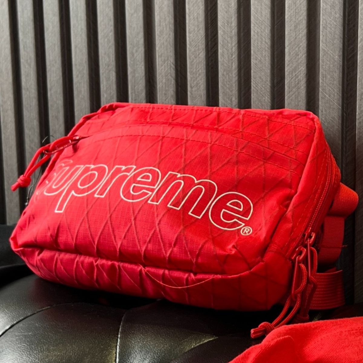 Supreme Shoulder Bag FW 18 Red