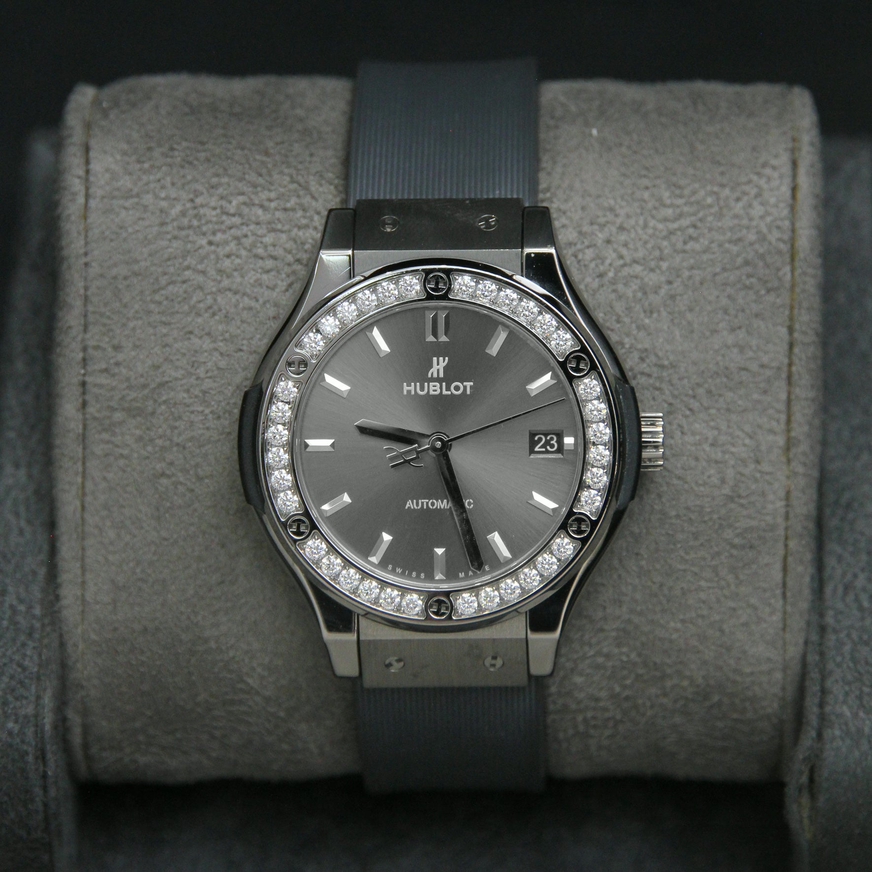 Hublot 38 Classic Fusion Racing Grey Titanium Diamond Bezel 565.NX.7071.RX.1204