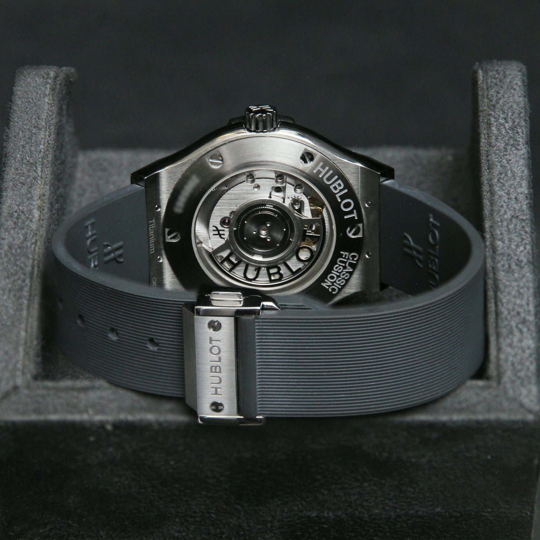 Hublot 38 Classic Fusion Racing Grey Titanium Diamond Bezel 565.NX.7071.RX.1204
