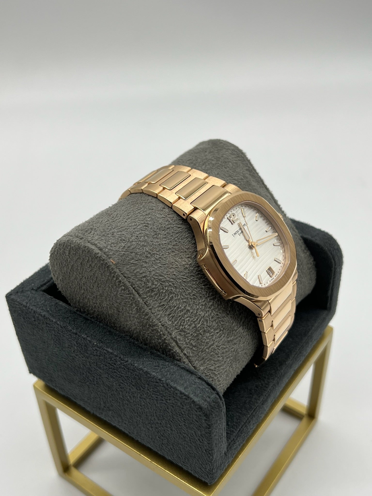 Patek Nautilus Ladies AT RG  Silver Dial 7118/1R-001
