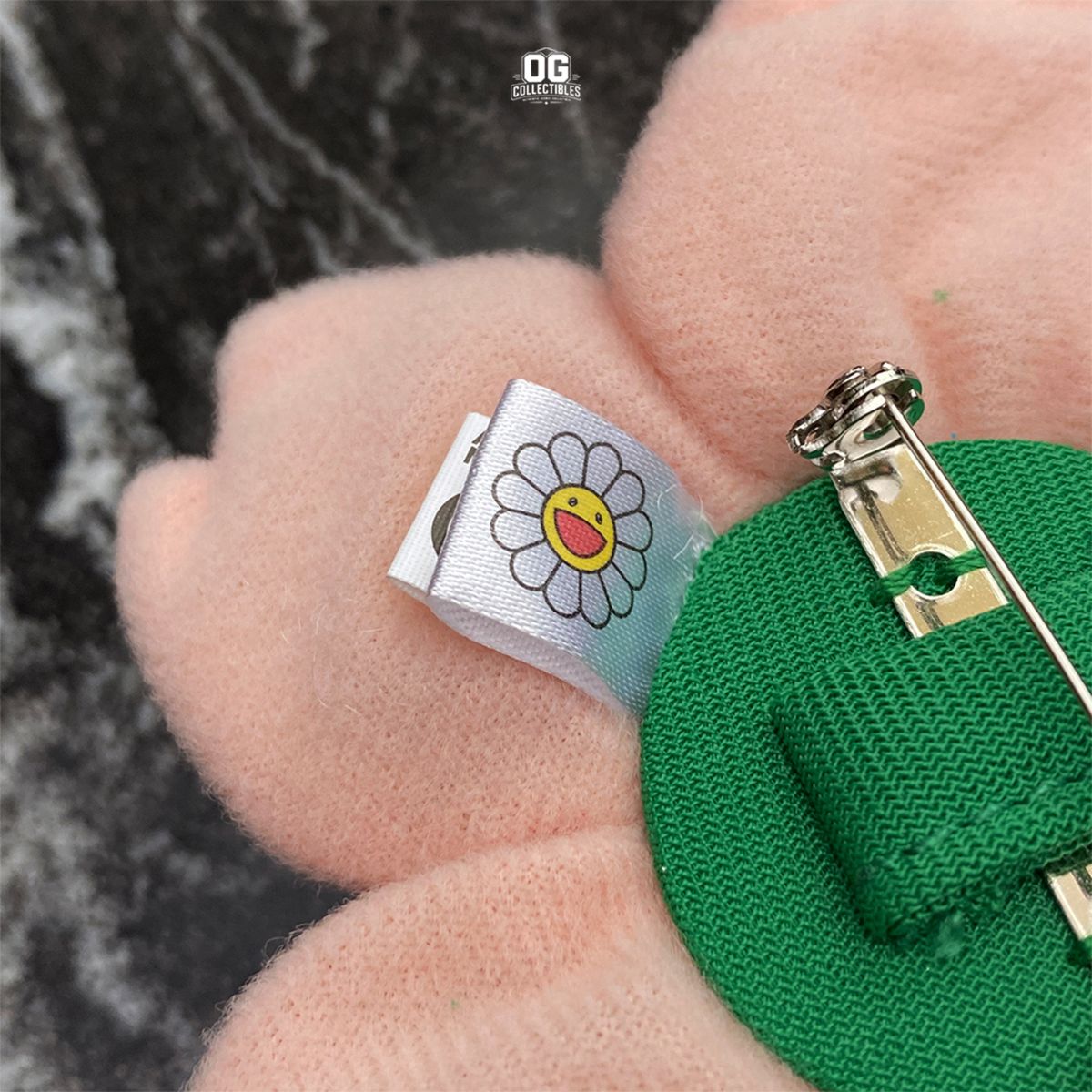 Takashi Murakami Keychain Pin