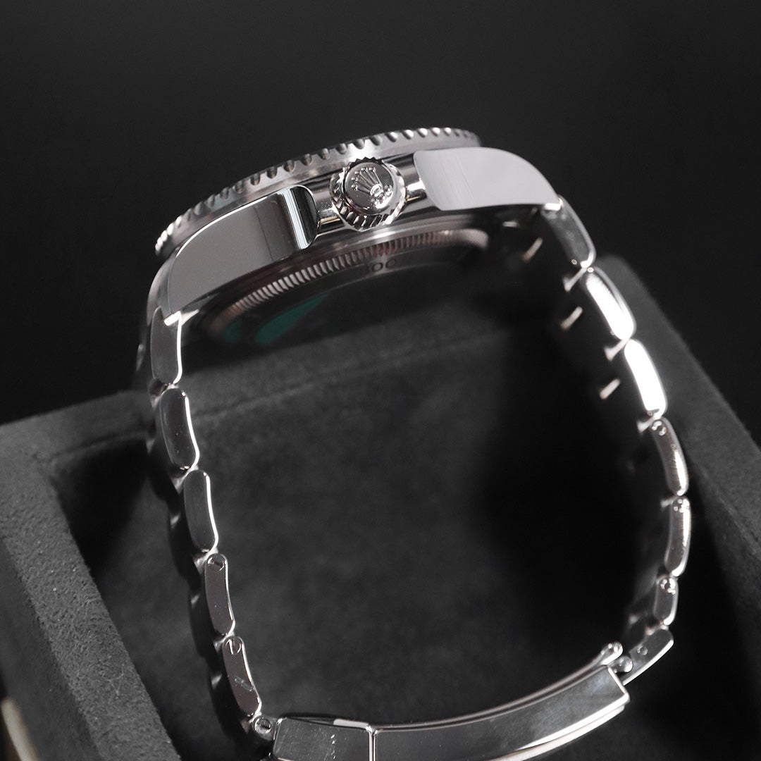 Sea Dweller 44 Black Dial 126660